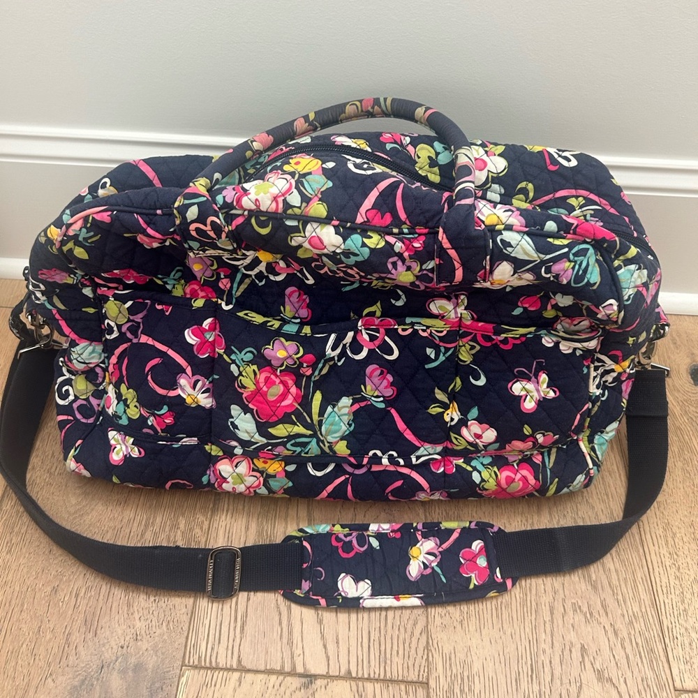 VERA BRADLEY DUFFLE BAG / WEEKENDER.
